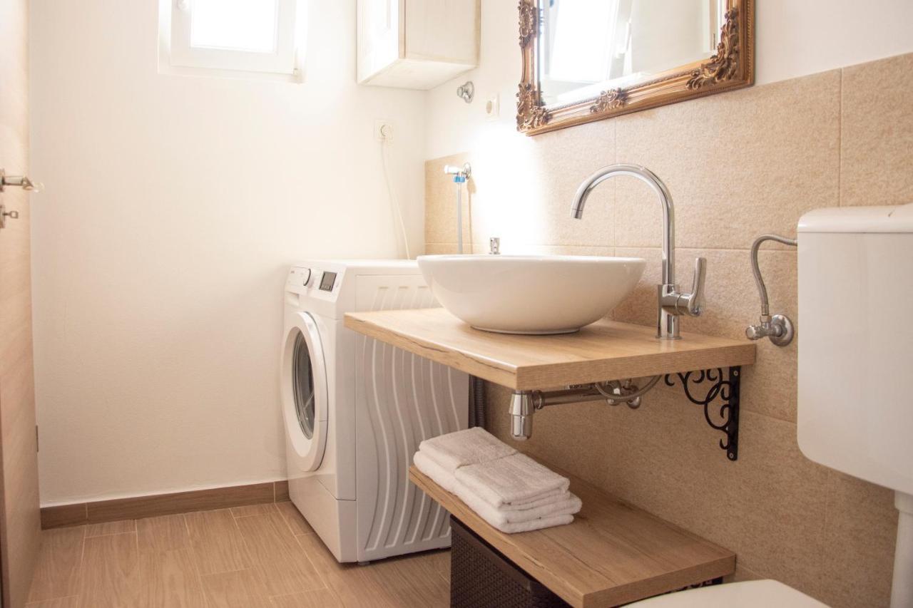 Holiday House By The Sea Vigo Zadar Bagian luar foto