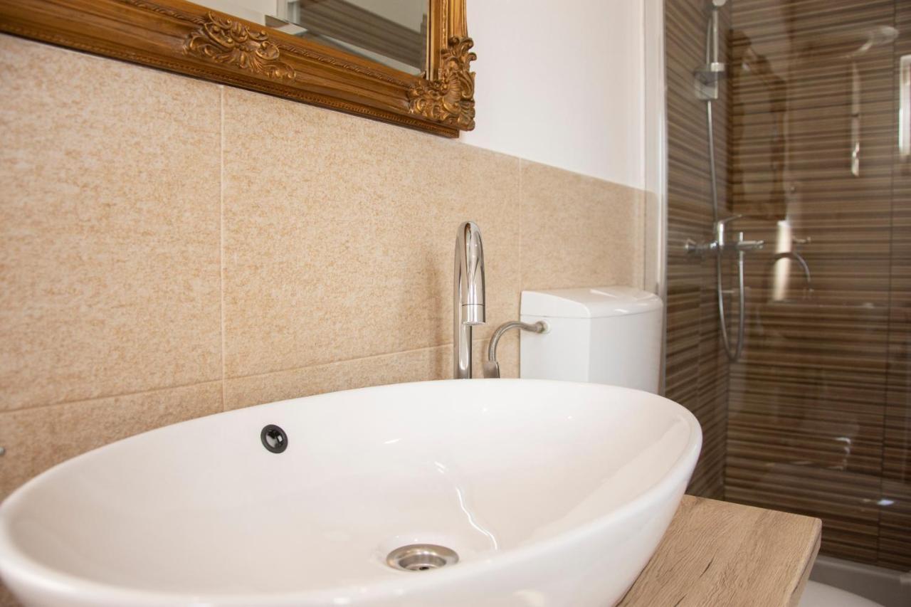Holiday House By The Sea Vigo Zadar Bagian luar foto